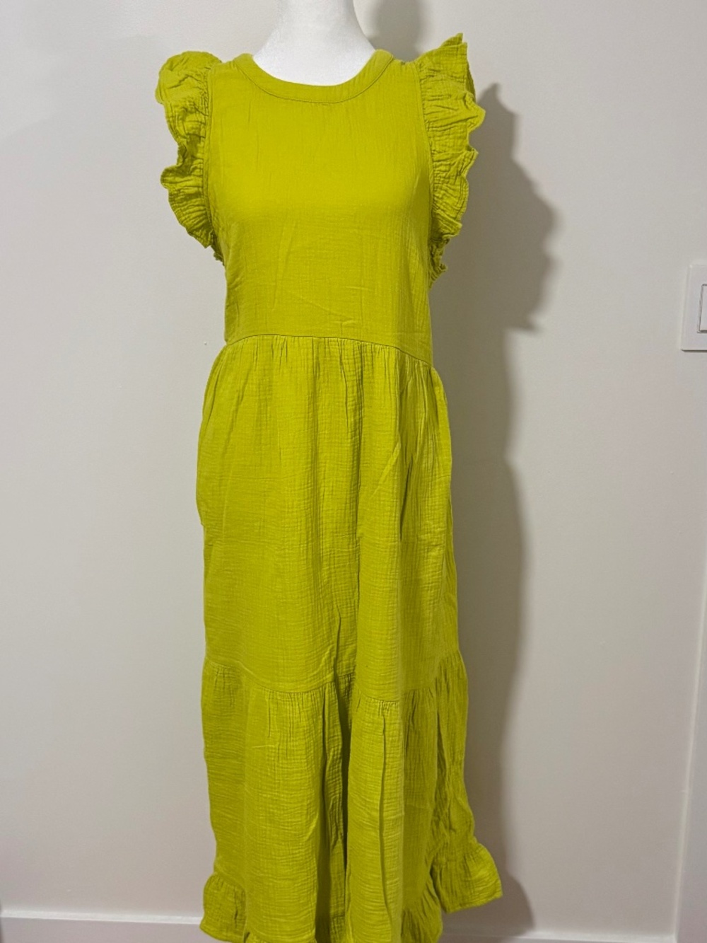 Stunning Dress with pockets and flutter sleeves! This colour, stunning!